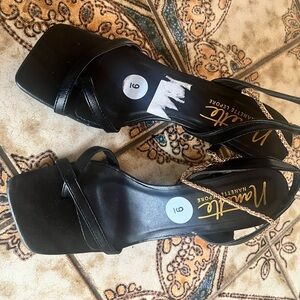Nanette Lepore Black Heels Elegant Design 9 gold strappy